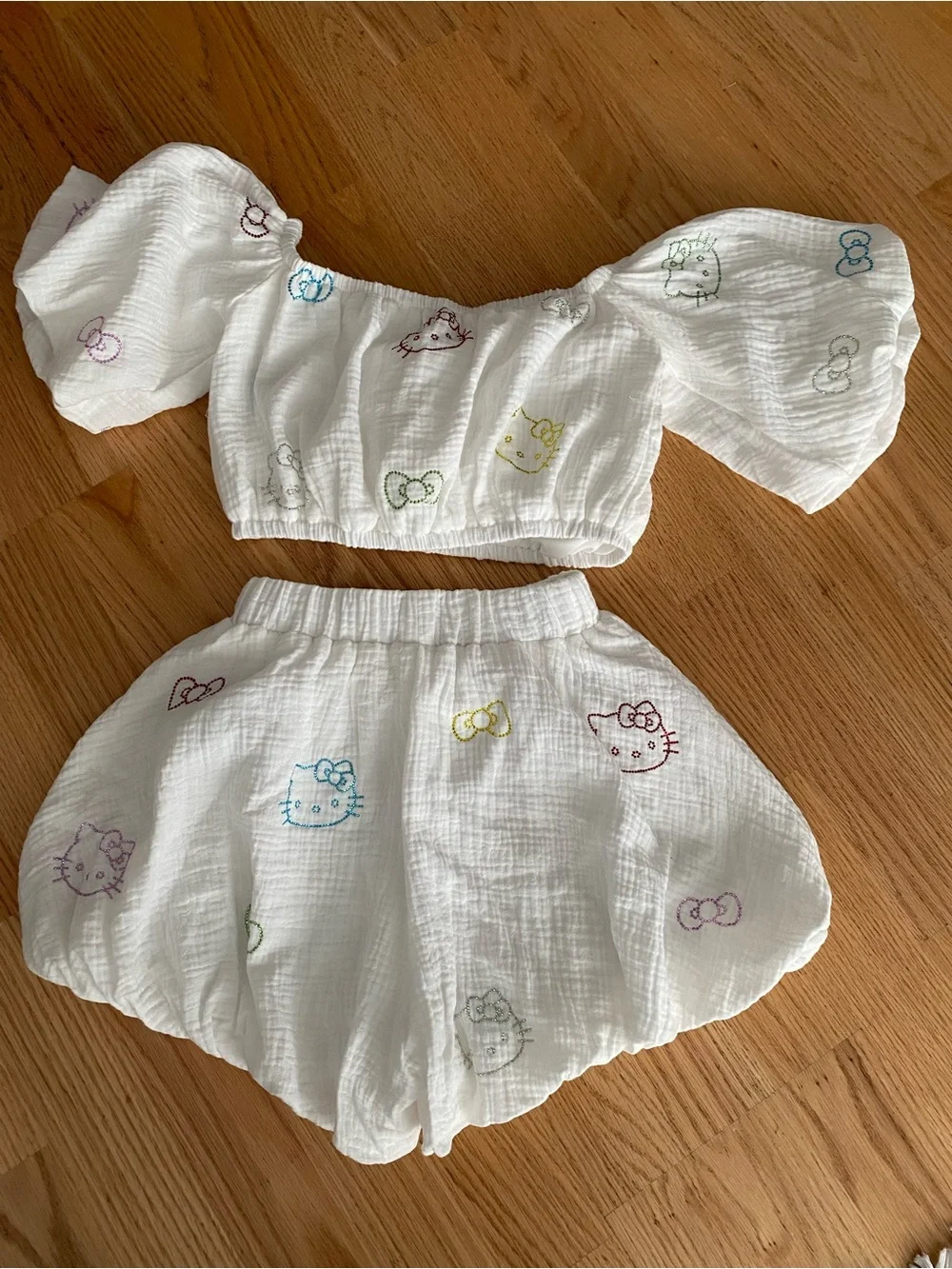Lola and the boysWhite High-Waist Cotton Gauze Shorts with Multicolor Embroidery